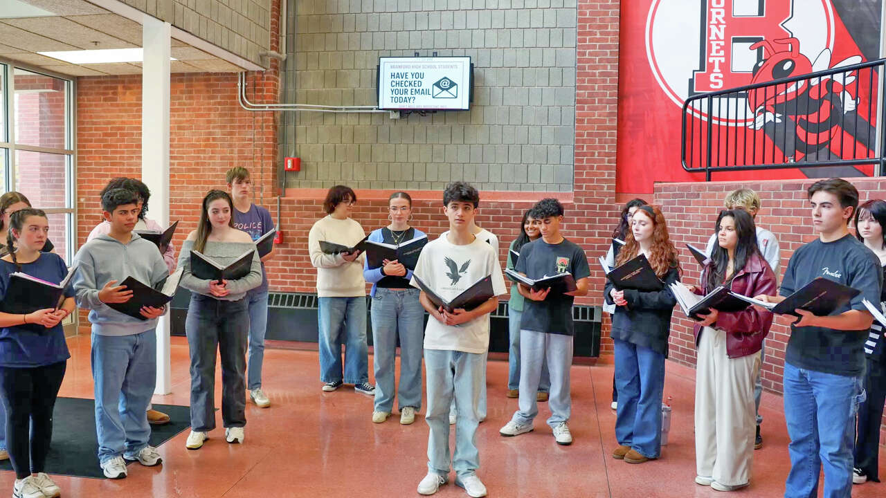 Branford High School choir contest winners will perform with Foreigner ...