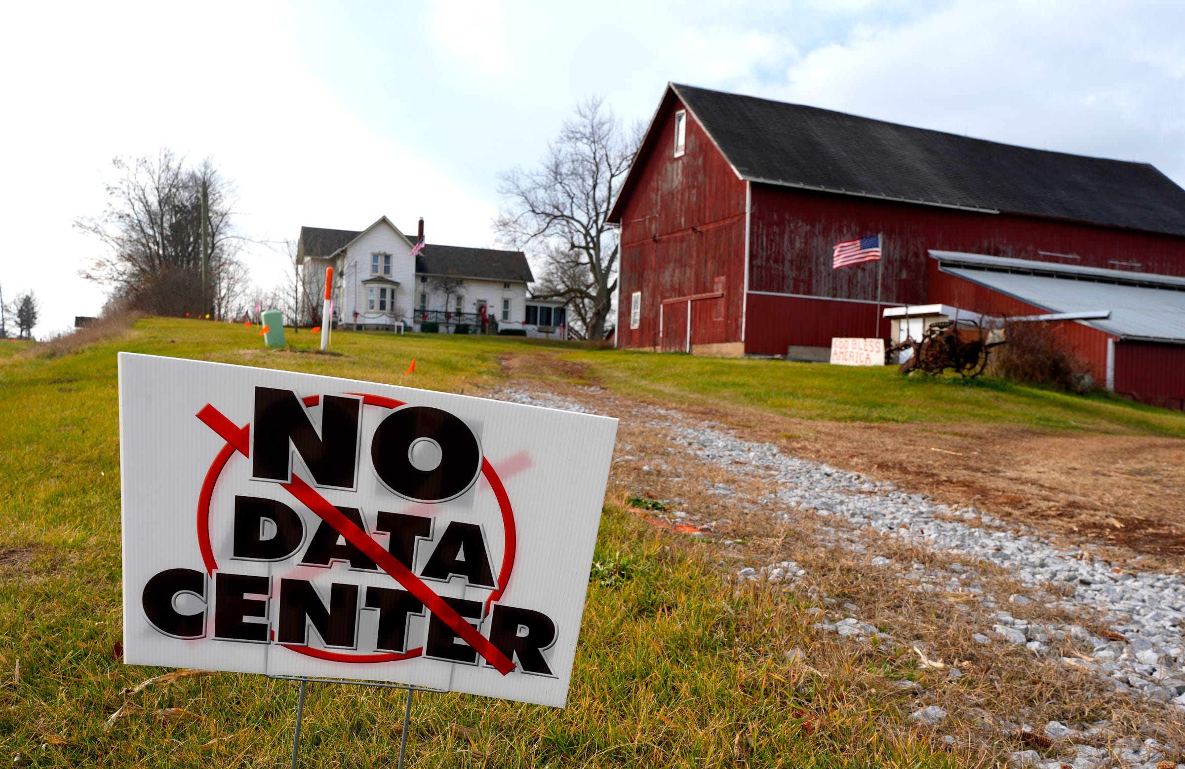Advocates push for passage of Illinois POWER Act to fight data centers