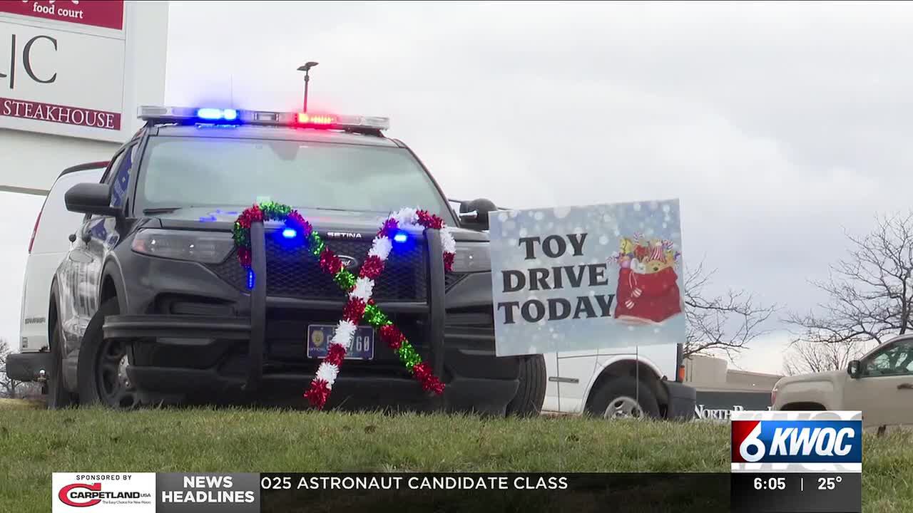 Davenport Police Association holds 23rd annual toy drive for area families