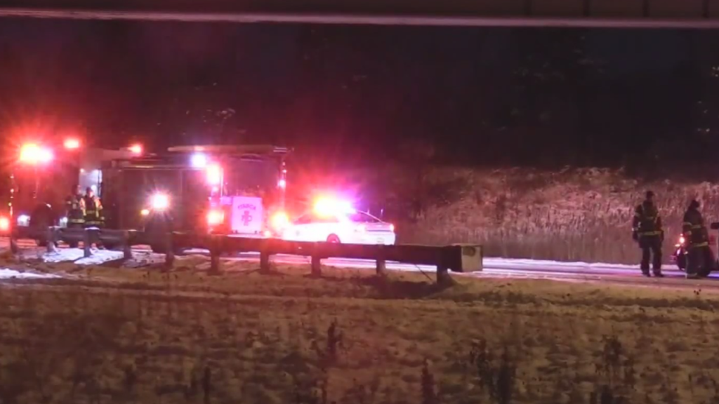 2 children among 3 killed in fiery rollover crash on I-290