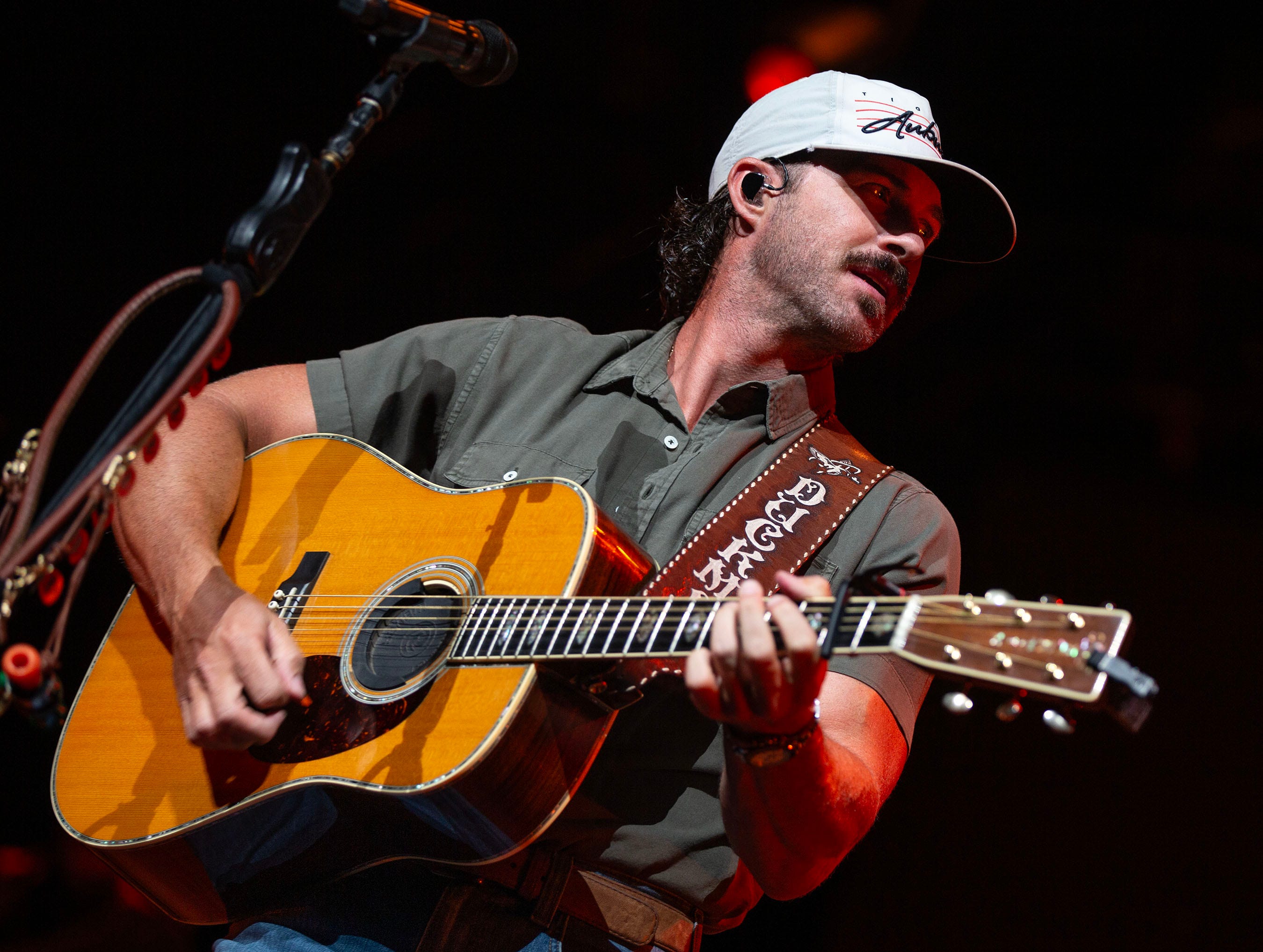 Country Thunder Wisconsin 2026 books Riley Green, Shaboozey and more