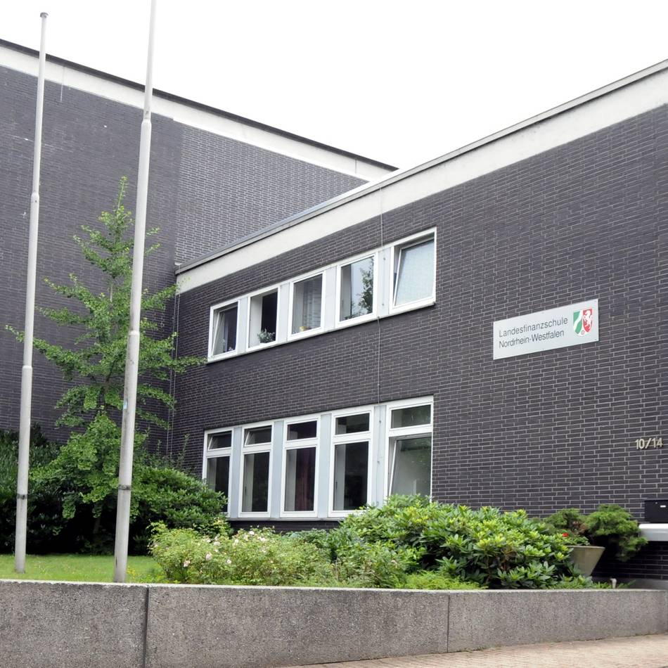 Rundgang vor Bürgerentscheid zum RathausNeubau