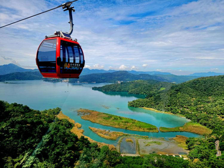 Mesmerizing nature and man-made wonders while biking in Taiwan around ...