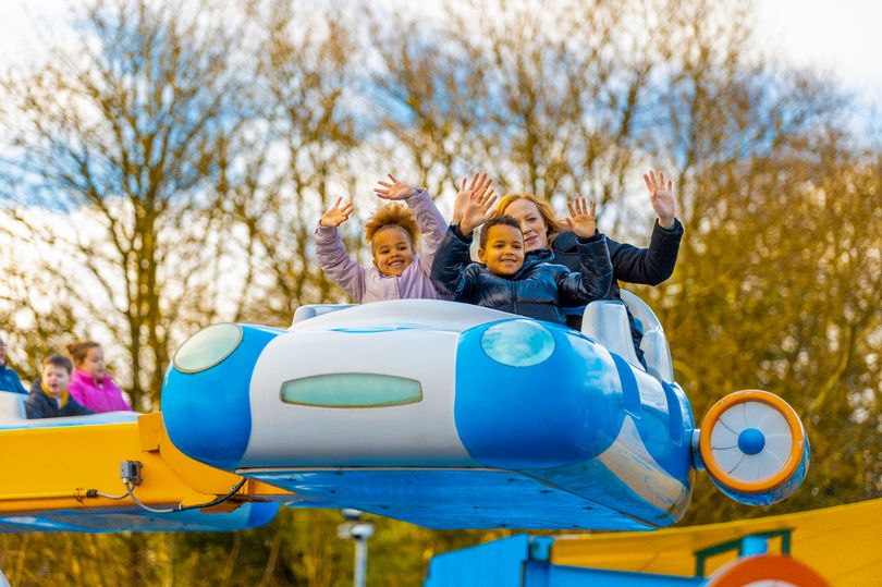 Two jokes in Alton Towers panto made my 8 year old belly laugh like ...