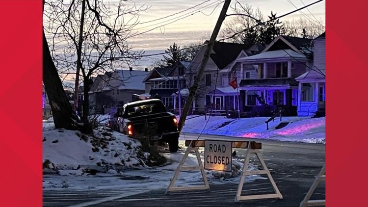 Driver crashes truck into pole in south Toledo causing outages
