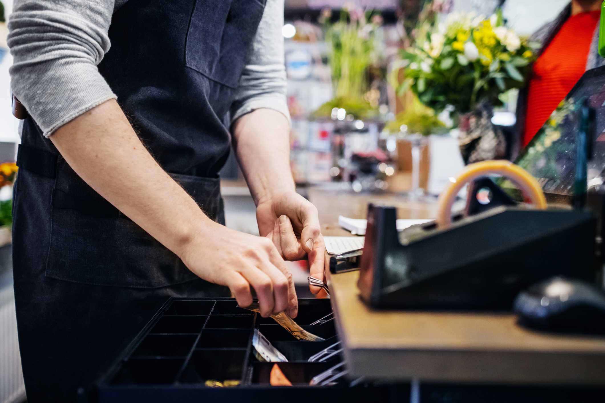 Ohio governor vetoes bill to extend work hours for teens