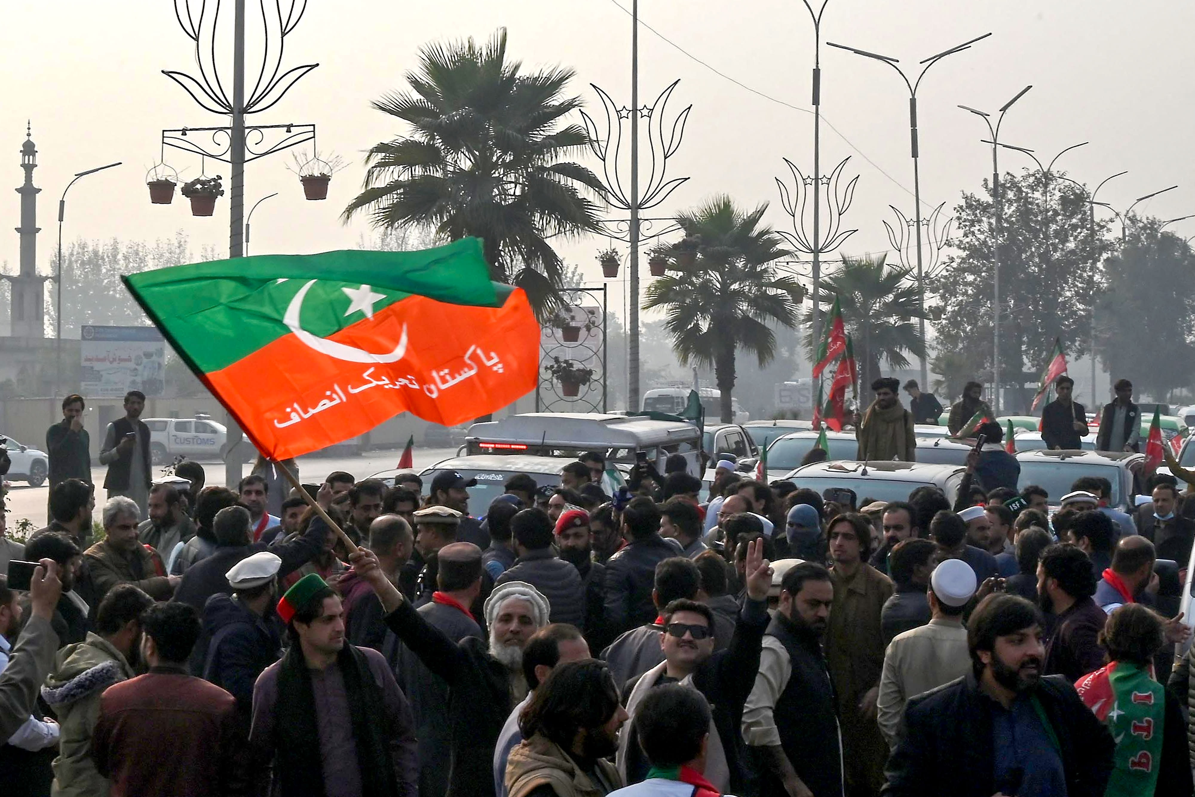 Pakistani interior minister says 90% of social media content is false ...