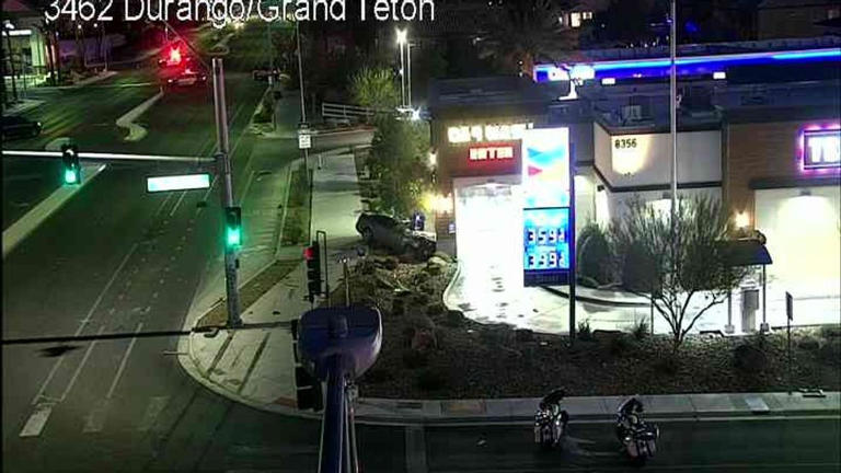 Driver dies after crashing into light pole in northwest Las Vegas