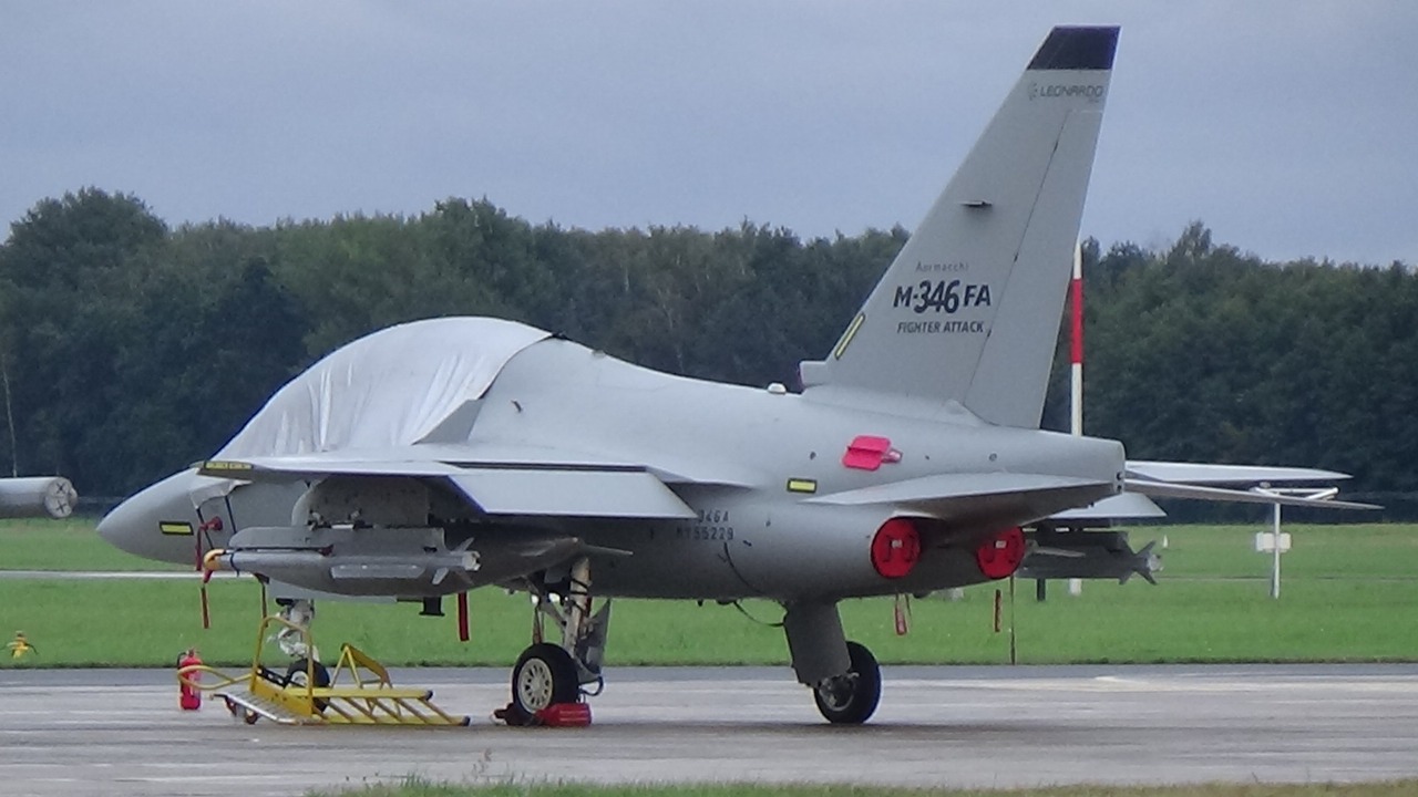 Austria finalizes its M-346FA fighter purchase