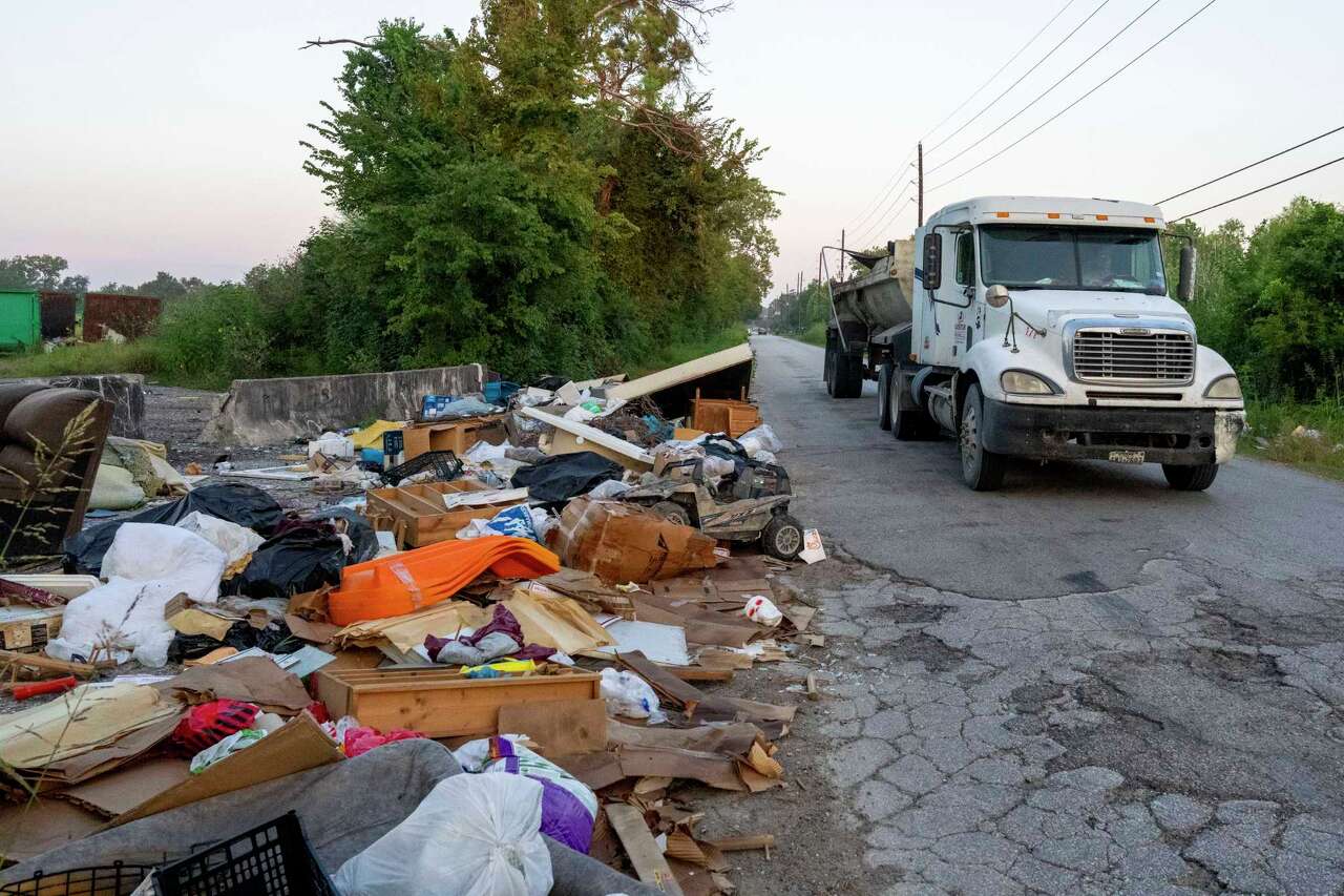 Houston hires private contractor for $2 million citywide heavy trash ...