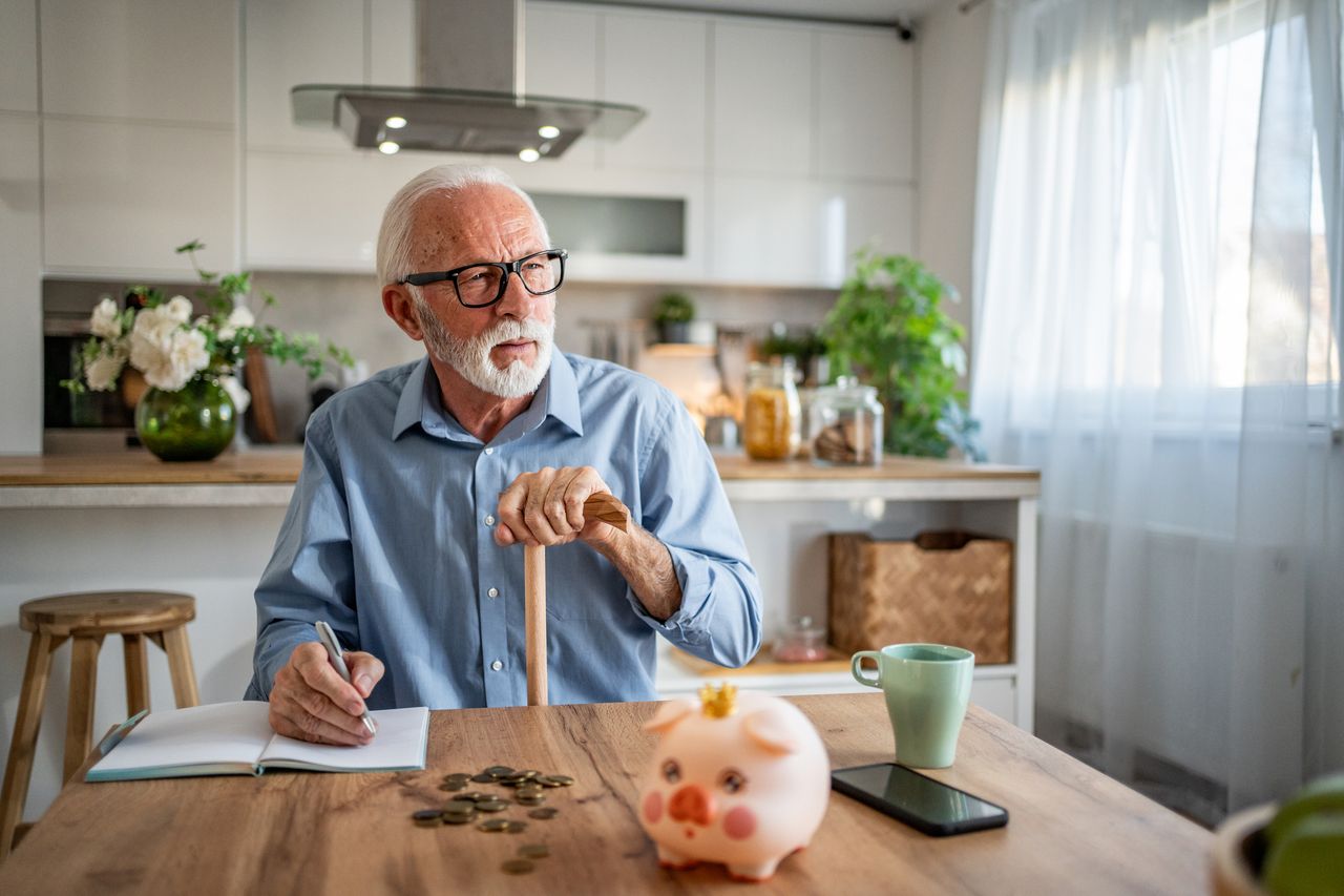 can-i-cash-in-my-pension-early