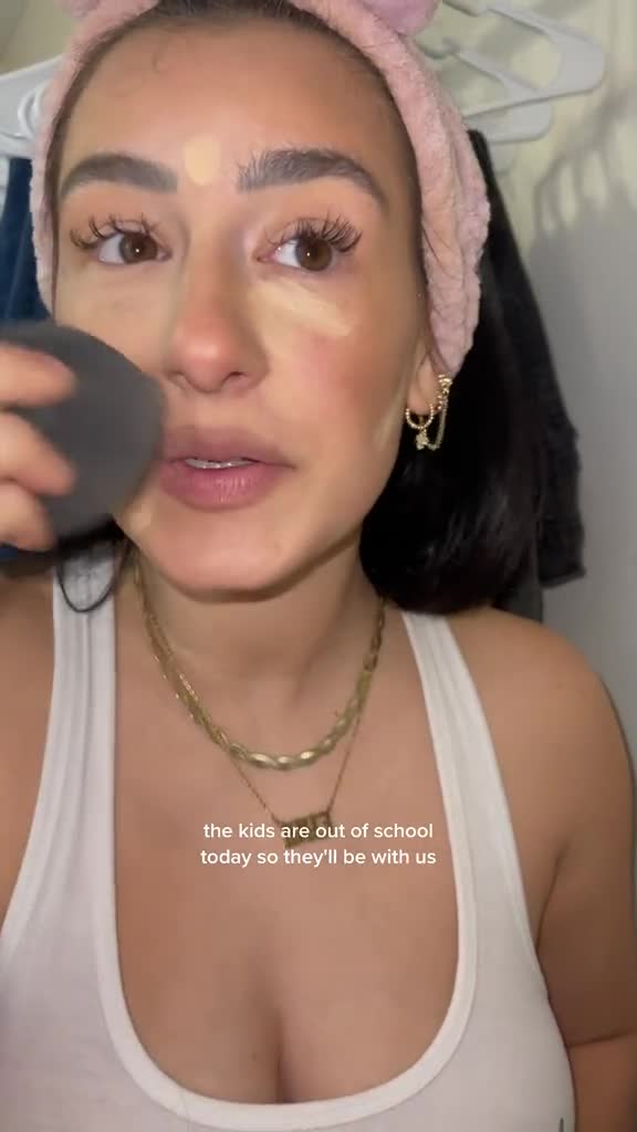 grwm-pregnant-mom-s-gym-routine-with-kids-in-tow