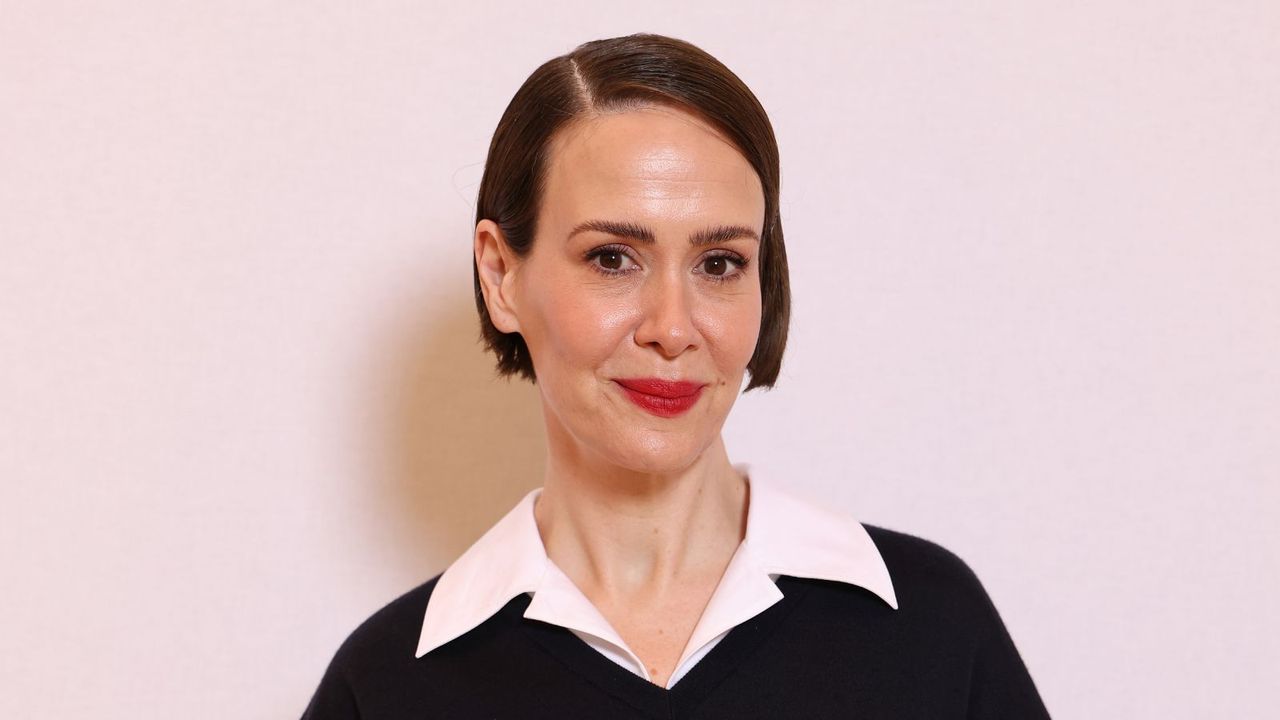 Sarah Paulson's bold bathroom hardware is the trick for creating sleek ...