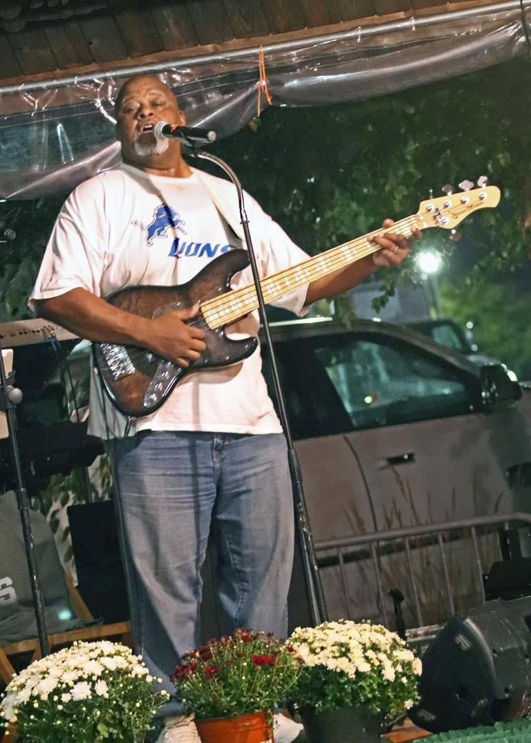 Larry Lee's love for the Detroit Lions and music is still on the rise