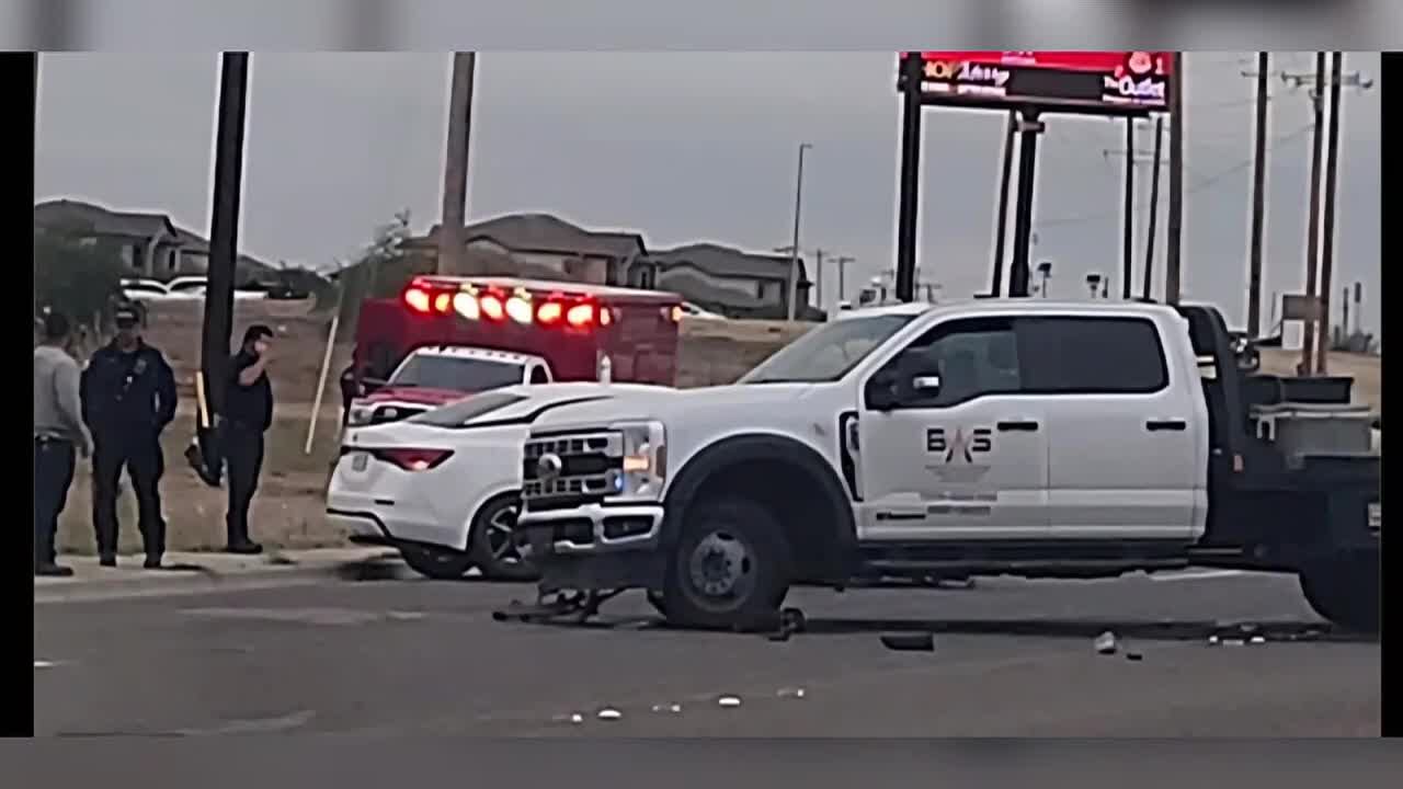 Accident along Loop 20 halts traffic in North Laredo