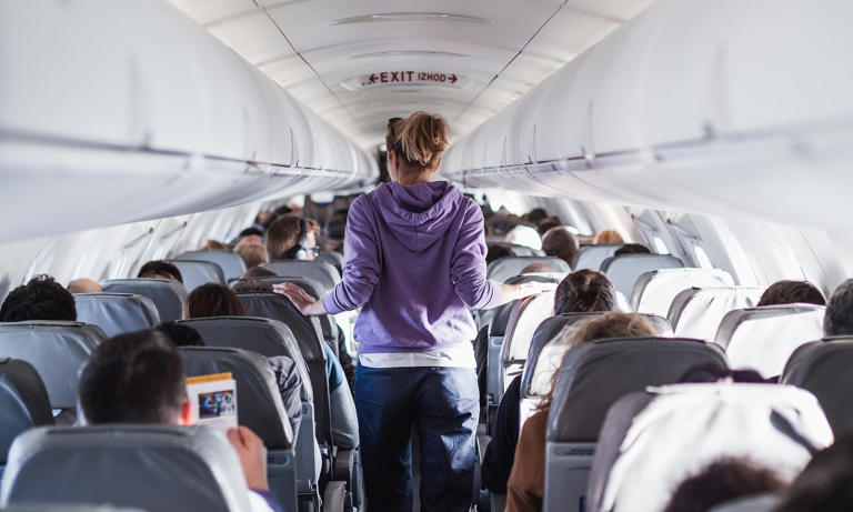 The most important stretches you should do after getting off a flight ...