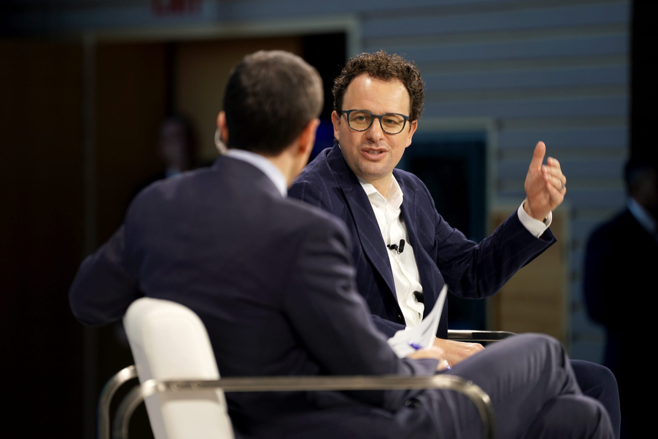 Auf dem DealBook Summit in Manhattan wird über Künstliche Intelligenz diskutiert.