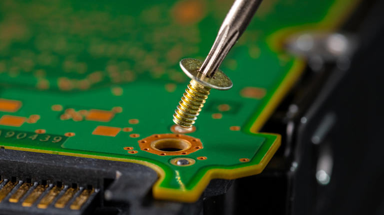 Here's the deal with that star-shaped screw that you're seeing everywhere