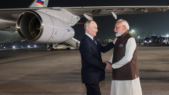 Putin's aircraft becomes most tracked flight en route to India