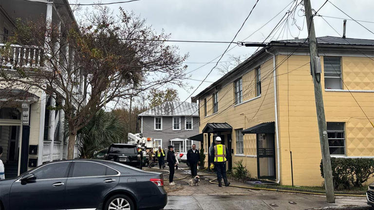 Charleston fire crews respond to downtown structure fire, 5 residents ...