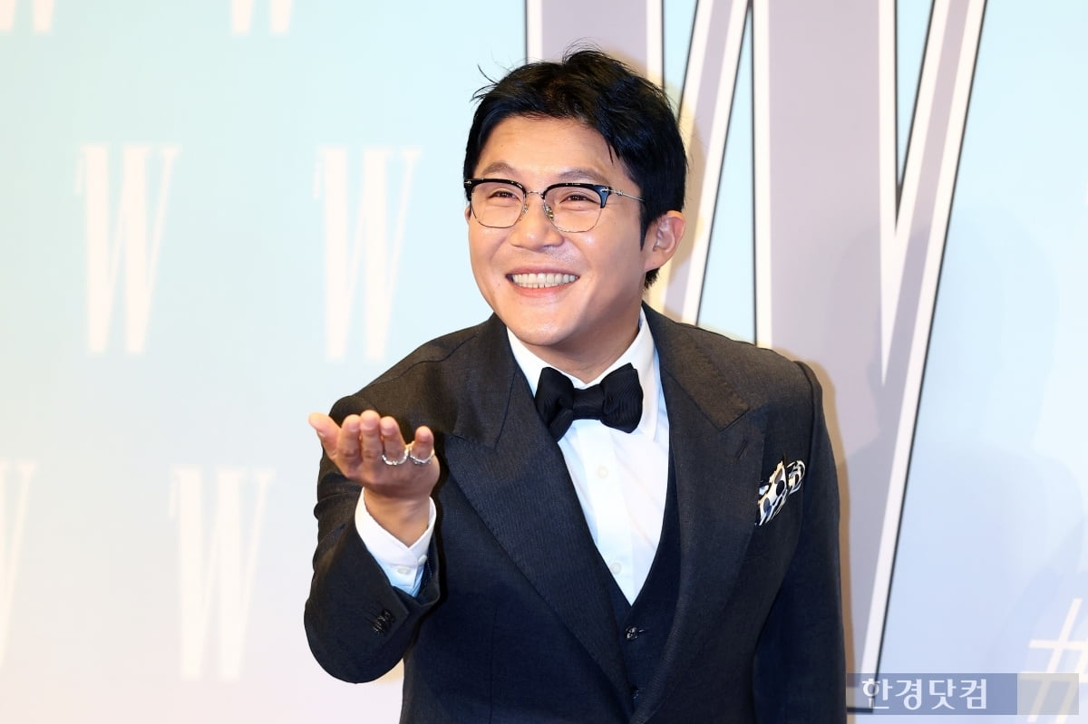 [속보] '조폭 연루설'에 떠난 조세호…유재석 "스스로를 돌아보길"