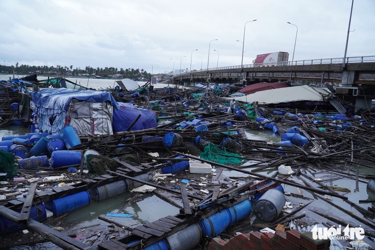 Sinh kế nào cùng người dân vượt lũ?
