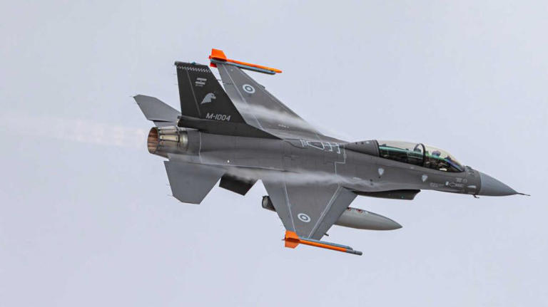 Los aviones F-16 sobre la Ciudad de Buenos Aires 20251204