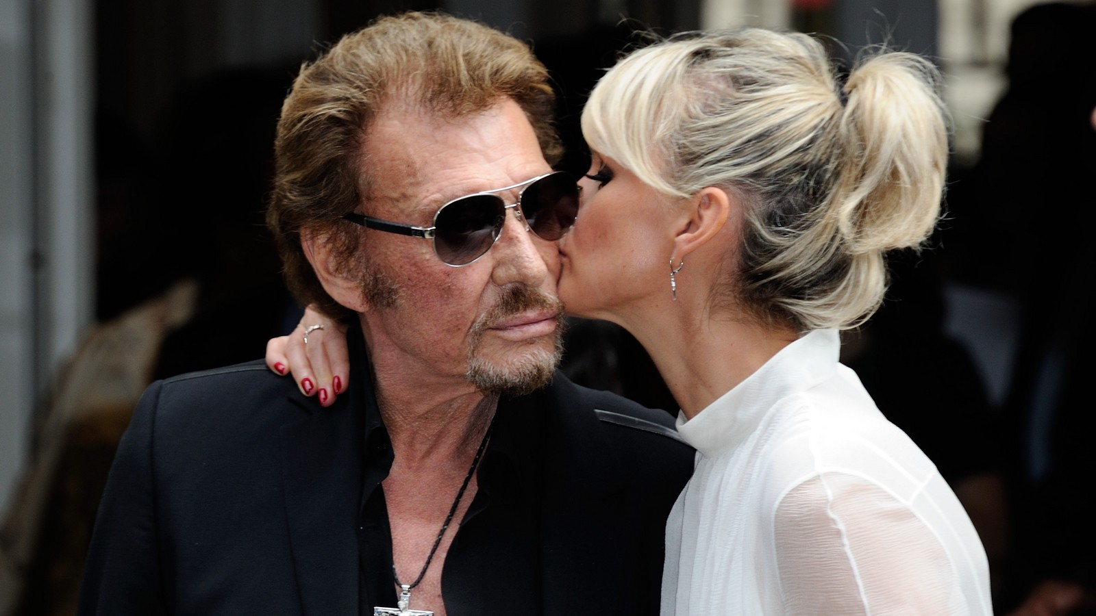 Huit ans après sa mort, Laeticia Hallyday bouleverse les fans avec une  vidéo inédite de Johnny : "Pour que le monde n'oublie jamais sa magie"
