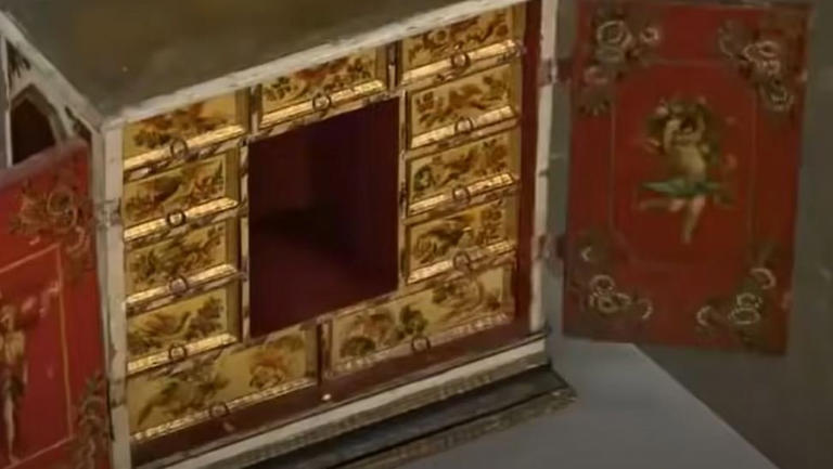 Mit diesem Prügel konnte vor allem Waldi gar nichts anfangen. (Bildquelle: ZDF)