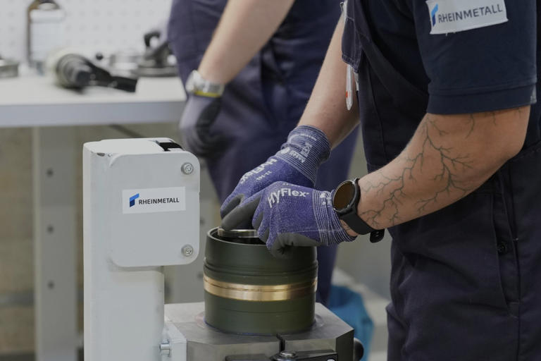 German factory orders rise again