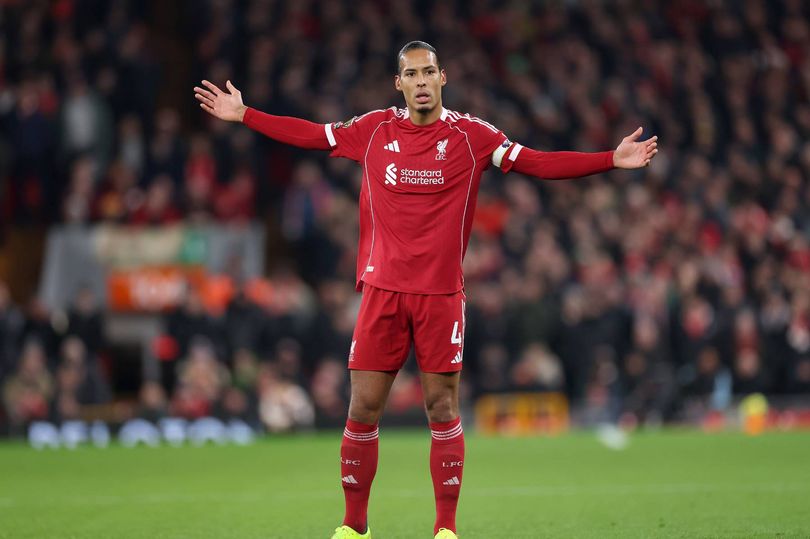 Virgil van Dijk, criticado duramente por su actitud de cobarde, afirma que el capitán del Liverpool es «tan malo como cualquier otro»