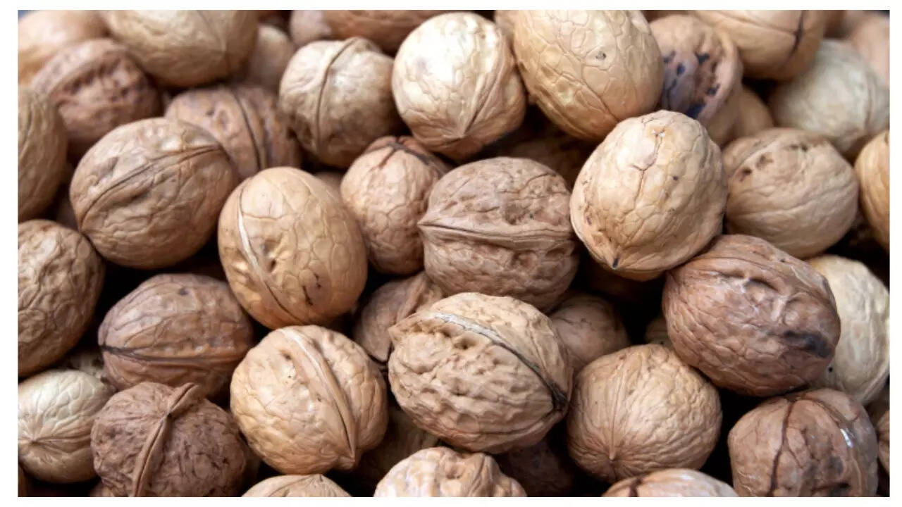 The right way to eat walnuts for maximum health benefits