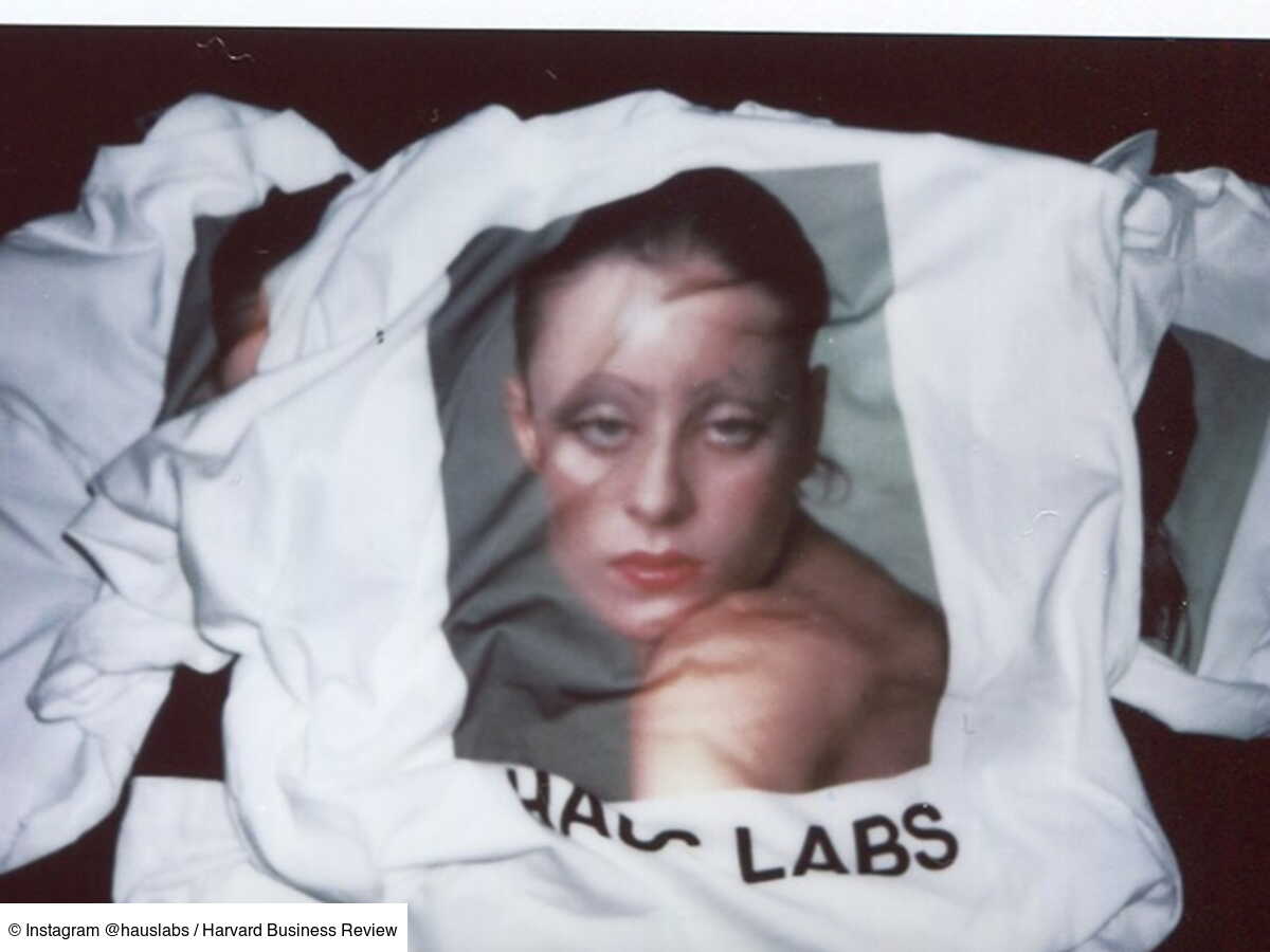 La muse seventies Jane Forth électrise le tout premier merch de Haus Labs