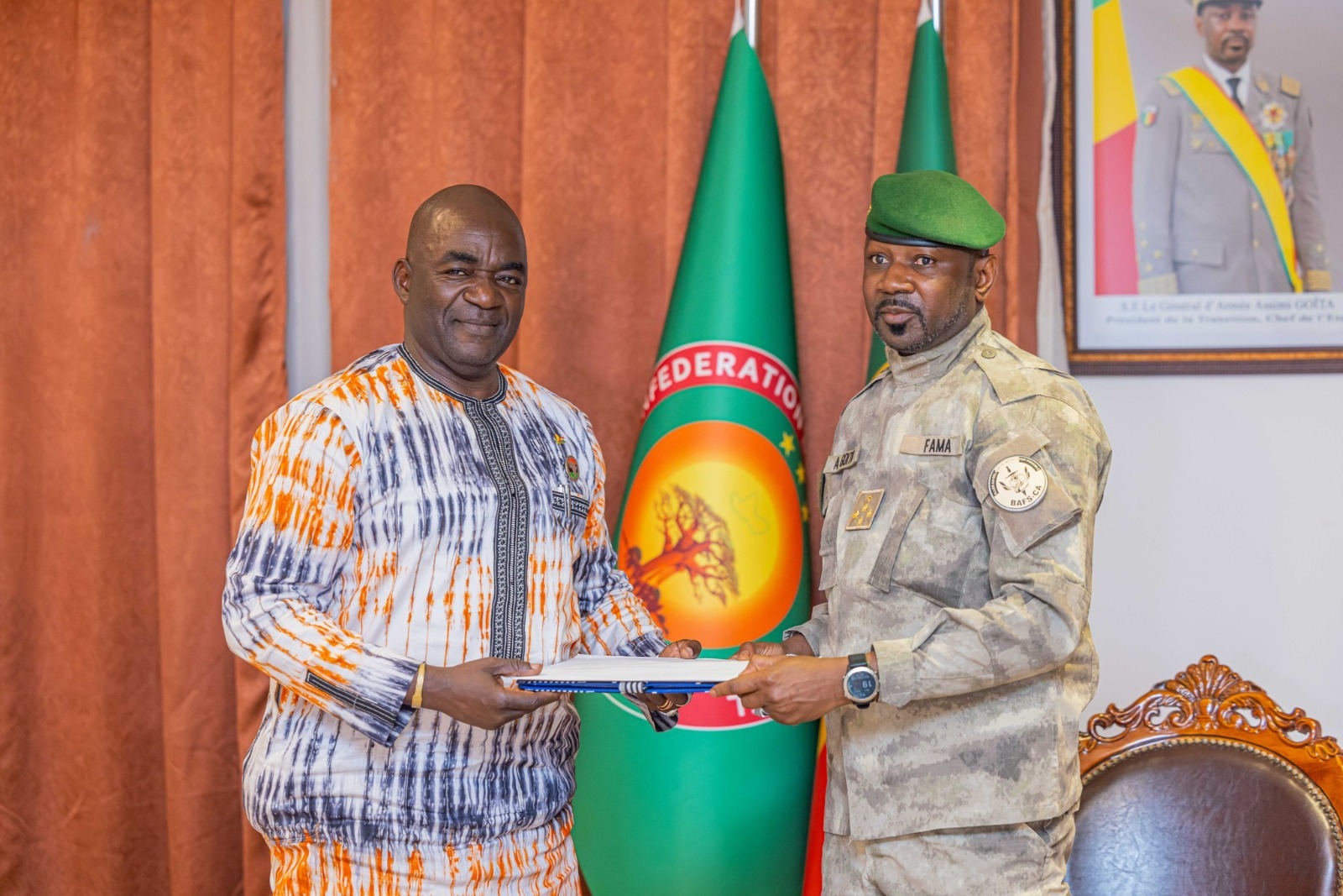 AES : Deux émissaires burkinabè porteurs d’un message d’Ibrahim Traoré reçus à Koulouba