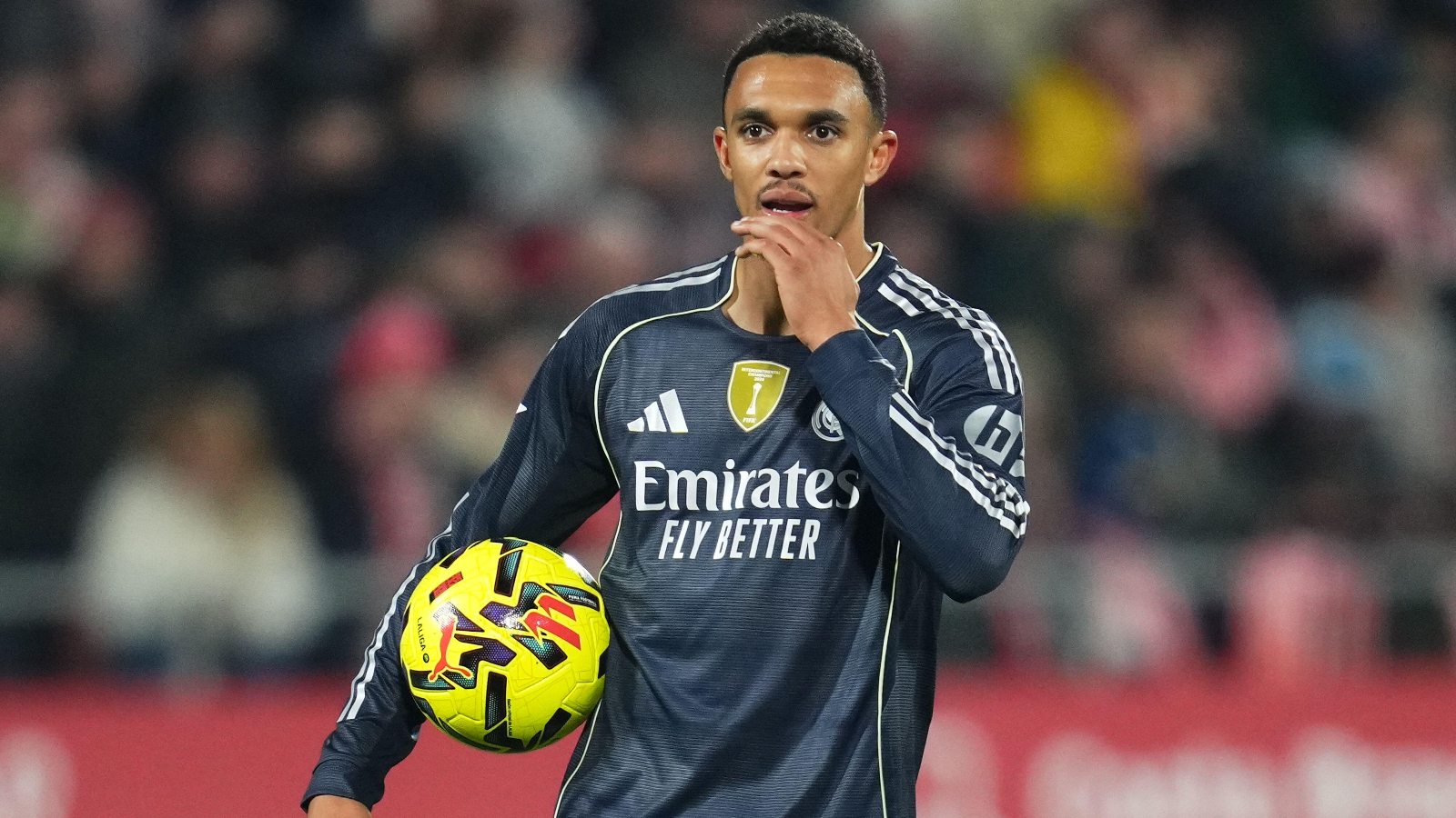 Los 12 jugadores del Liverpool despedidos por Arne Slot y cómo les va en la temporada 2025-26