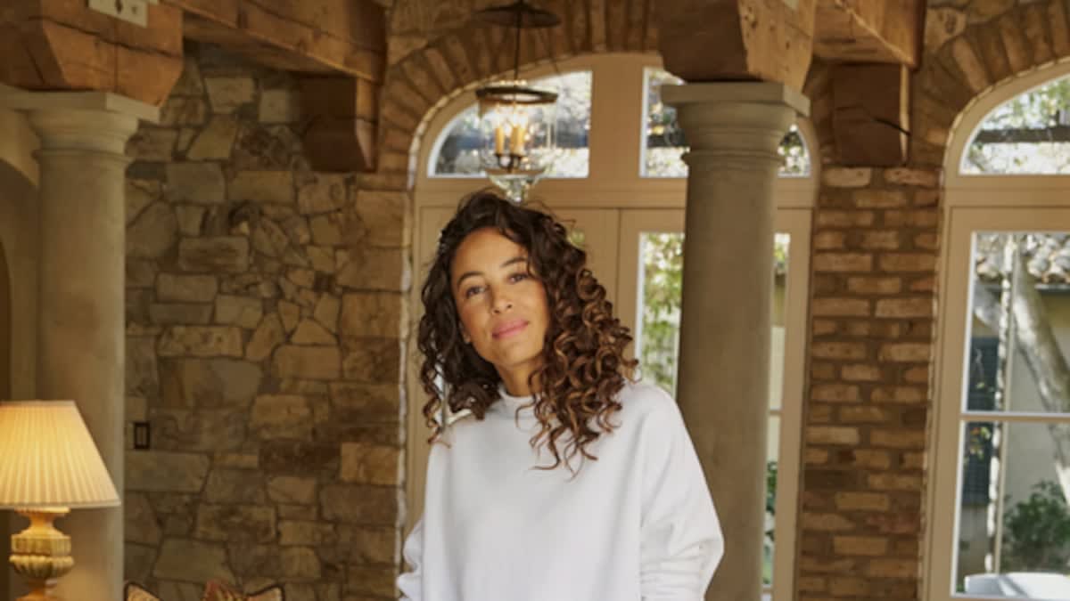Minimalist traveling gets a makeover with these 5 posh yet practical items