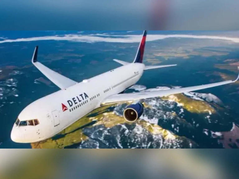 delta-flight-delays-and-cancellations-at-detroit-airport-due-to-network