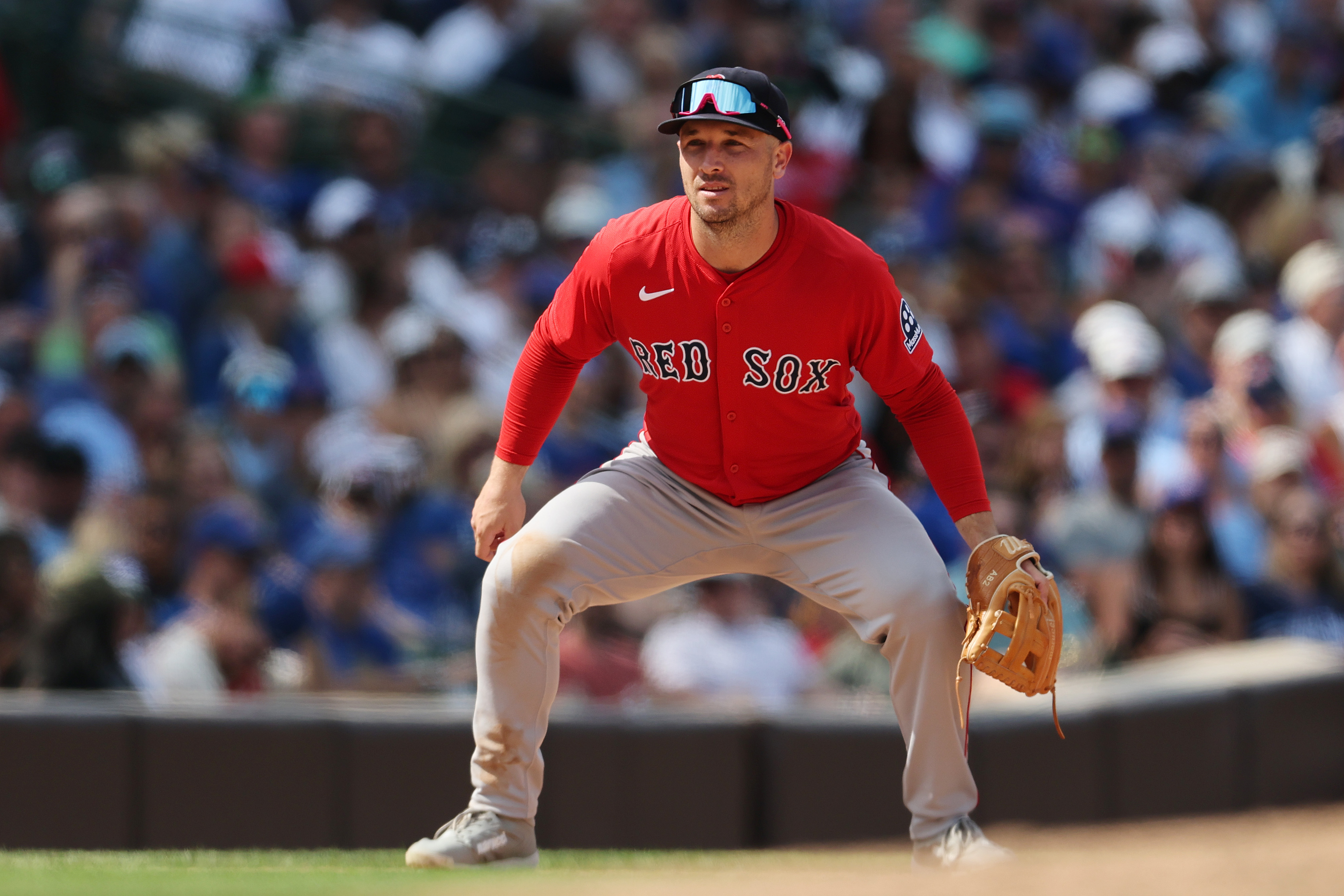 Cubs have renewed interest in signing $182 million star from Red Sox