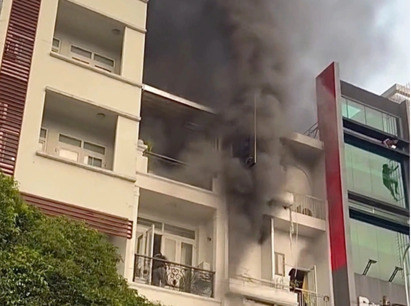 Công an TP.HCM điều tra dấu hiệu hình sự trong vụ cháy nhà trọ khiến 2 người chết