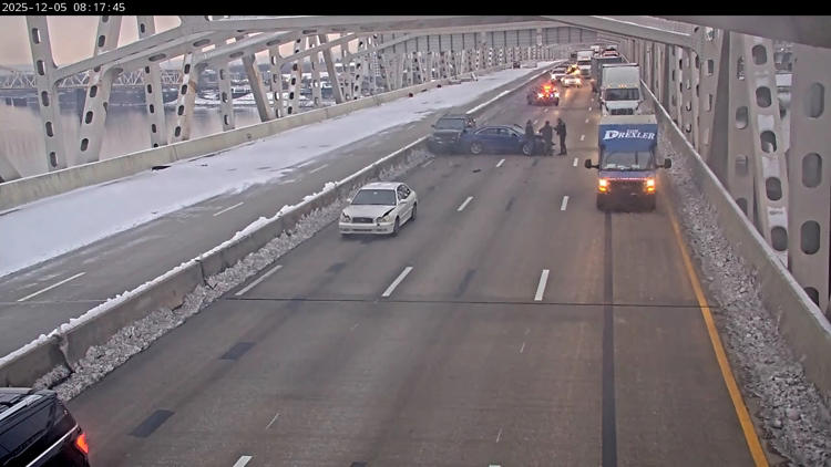 Lanes back open after crash causes traffic backup on John F Kennedy Bridge