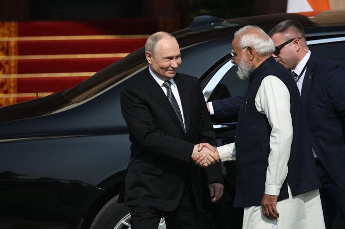 Putin formaliza aproximação com a Índia de Modi, em derrota para Trump