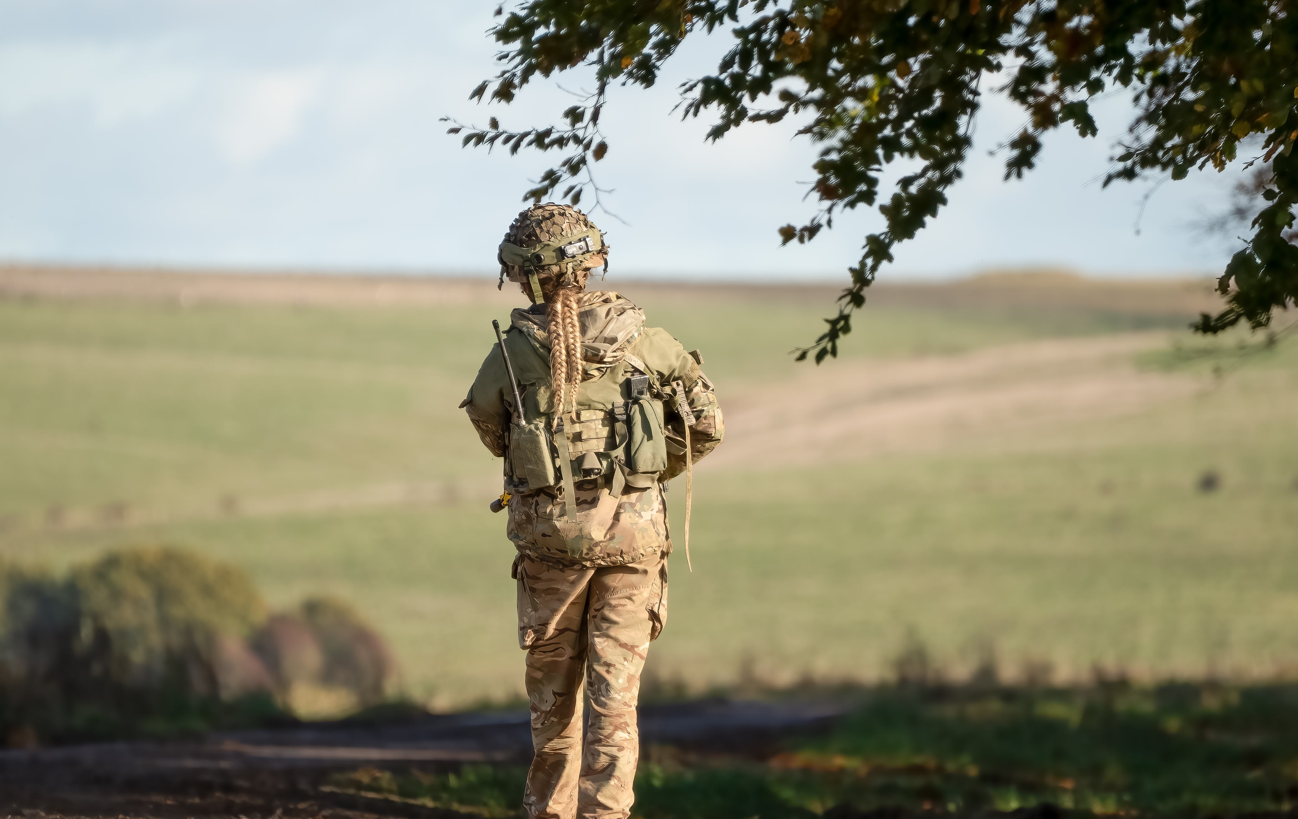 As women join IDF combat units, military kit must be redesigned to fit them