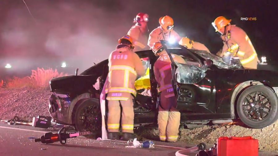 2 killed, 1 injured in fiery head-on crash on Pacific Coast Highway near Malibu<br>