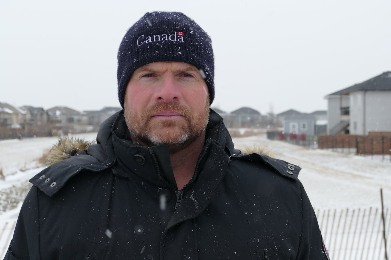 More than 50 dead Canada geese found on frozen river in Lockport, Man.