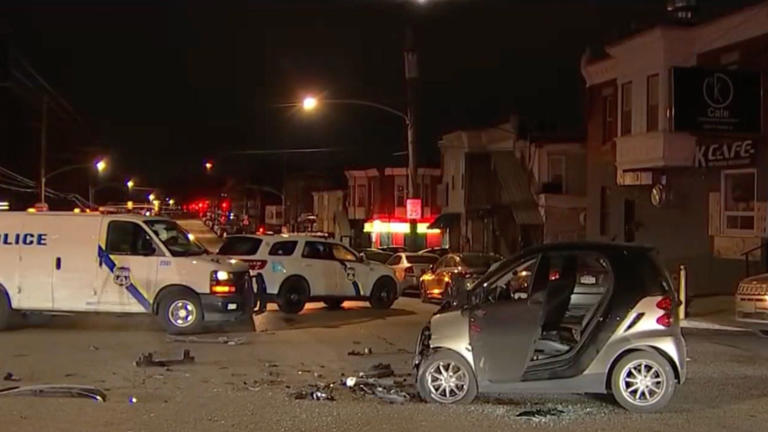 4 injured, including 2 officers, in crash involving Philly police SUV