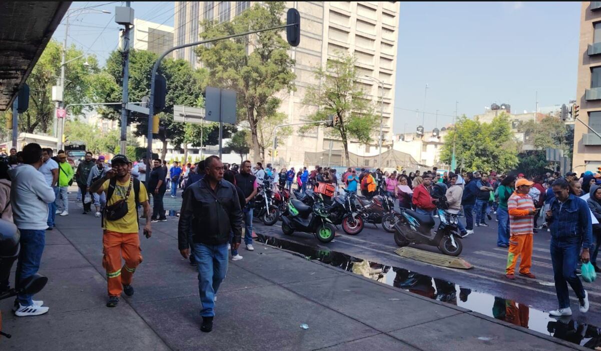 Trabajadores del Gobierno de la CDMX se manifiestan en vialidad del ...