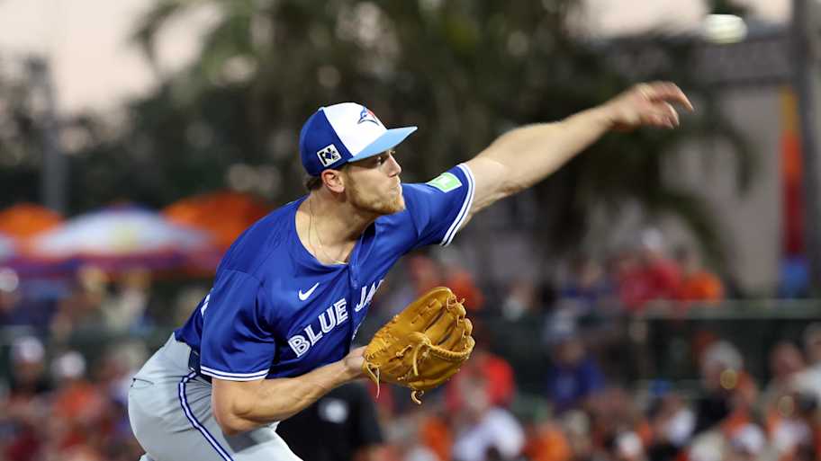 Braves DFA left-hander, add two more arms in roster shuffle