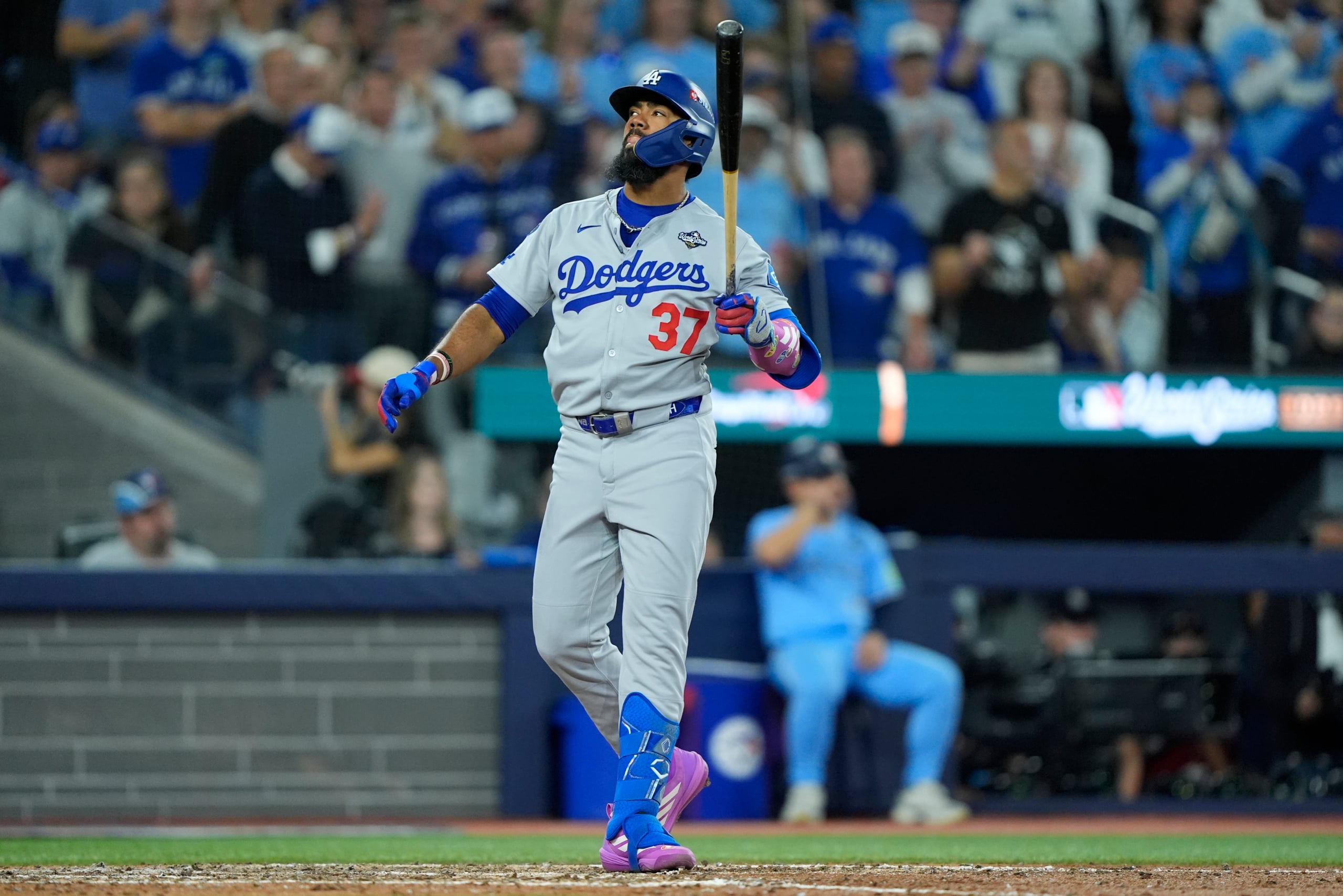 MLB Rumors: Teoscar Hernandez in trade talks from Los Angeles