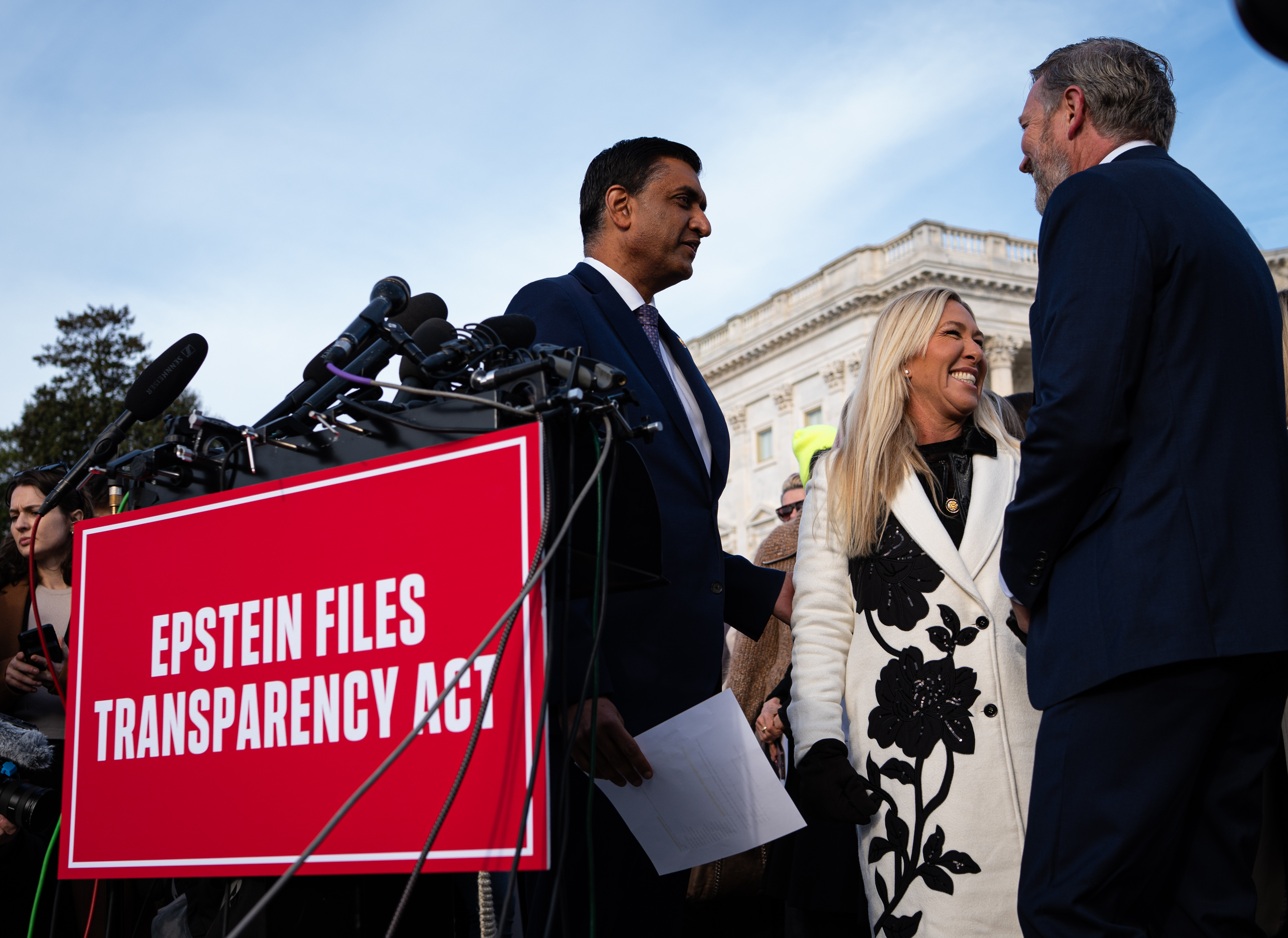 Un juez de Florida ordena la publicación de las transcripciones del gran jurado de Epstein