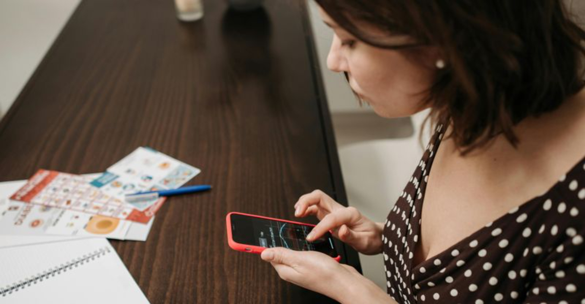 7 Signs Someone Wants You - But Only Through Text